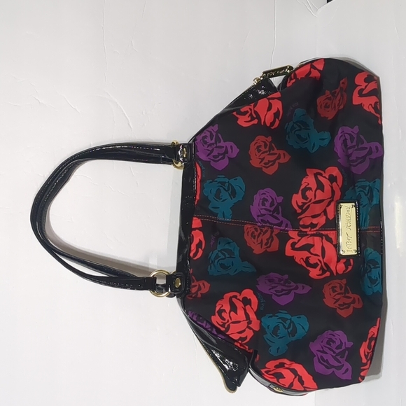 Betsey Johnson Handbags - Betsey Johnson Floral black purse red 🌹